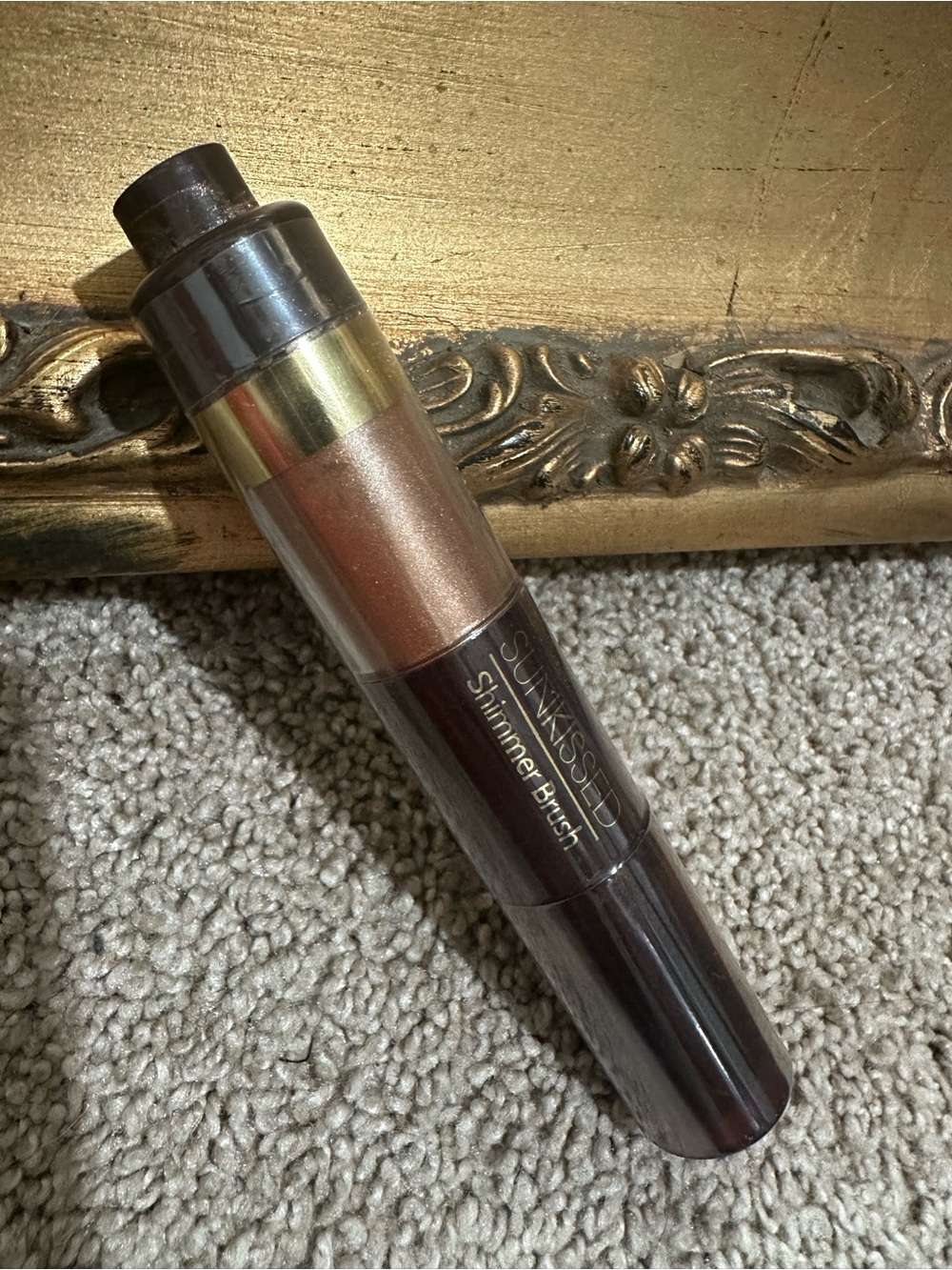NWT Sunkissed Bronzing Metallic Shimmer Dusting Brush $10
